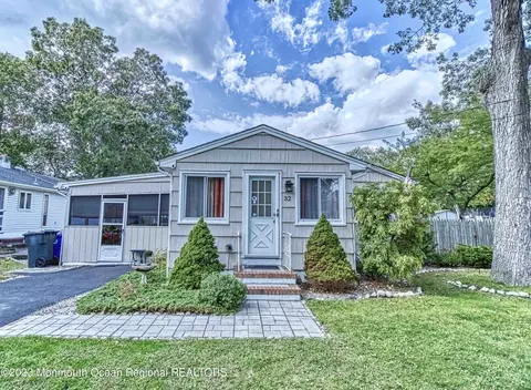 32 Arbutus Ave, Brick, NJ 08723
