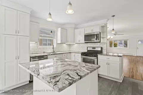 14 Olstins Ct, Toms River, NJ 08757