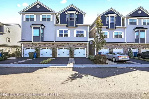 14 Emily Ct, Hazlet, NJ 07730