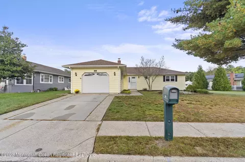 44 Cabrillo Blvd, Toms River, NJ 08757