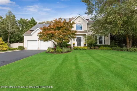 29 Goldfinch Rd, Jackson, NJ 08527