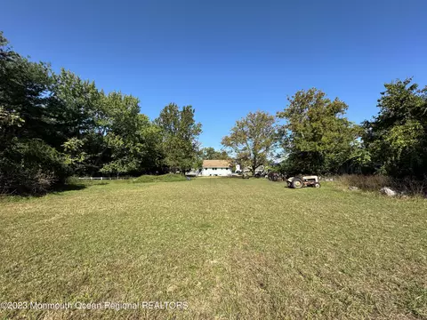 543 Bethany Rd #B, Holmdel, NJ 07733