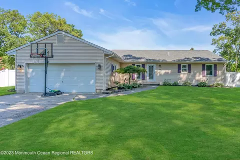 444 Lake Barnegat Dr N, Forked River, NJ 08731