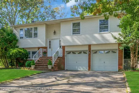 44 Gerald Pl, Bayville, NJ 08721