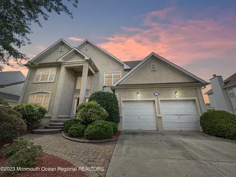 48 Equestrian Ln, Cherry Hill, NJ 08003