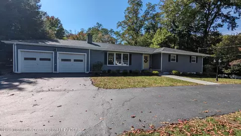 27 Roosevelt Ave, Marlboro, NJ 07746