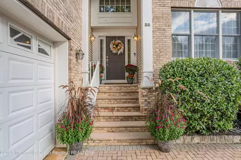 38 Erin Ct, Atlantic Highlands, NJ 07716
