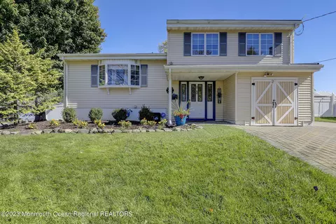 2 Harold St, Old Bridge, NJ 08857