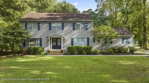 218 Yale Dr, Lincroft, NJ 07738