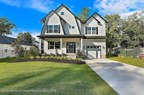 435 Monmouth Ave, Middletown, NJ 07748