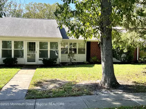 839 D Inverness Ct #D, Lakewood, NJ 08701