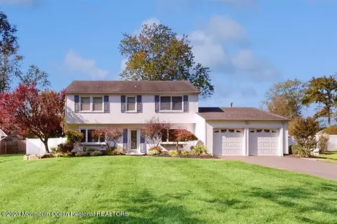 7 Patterson Ln, Manalapan, NJ 07726