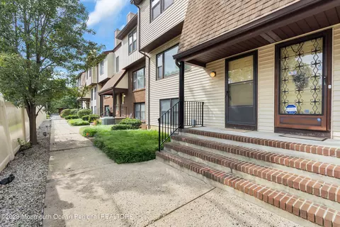 20 Pinckney Rd #A5, Red Bank, NJ 07701