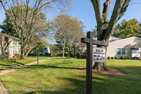 128 Arrowwood Ct #95, Red Bank, NJ 07701