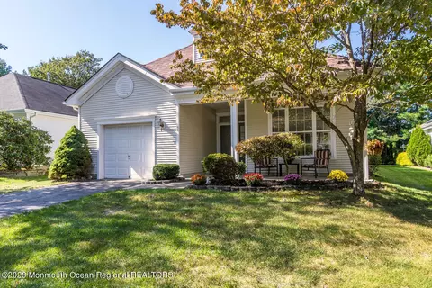 6 Springtide Rd, Lakewood, NJ 08701