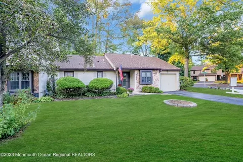 62 Hunters Run, Oceanport, NJ 07757