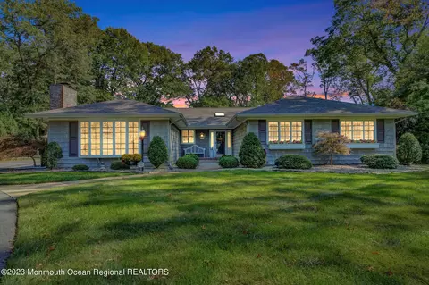 1613 Raccoon Dr, Toms River, NJ 08755