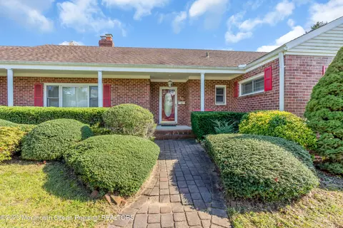 40 Navesink Ave, Atlantic Highlands, NJ 07716