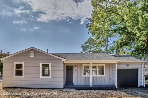 25 Nautilus Blvd, Forked River, NJ 08731