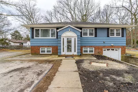 607 Cosy Ln, Jackson, NJ 08527
