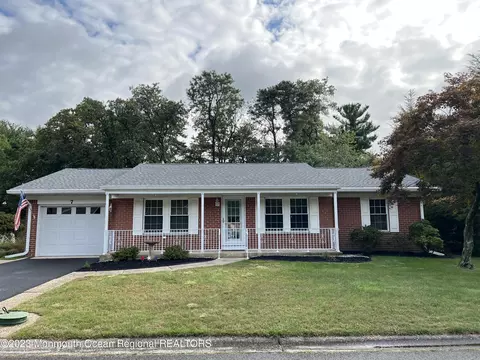 7 Hudson Pkwy, Whiting, NJ 08759