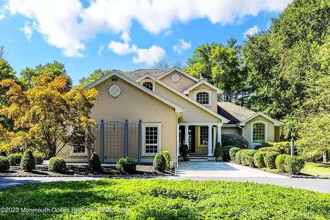 62 Titus Mill Rd, Pennington, NJ 08534