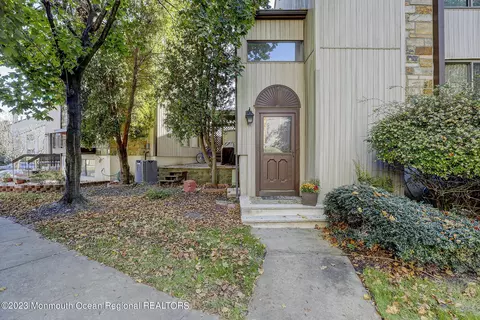 81 Diamond Ln, Old Bridge, NJ 08857