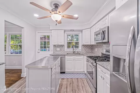 27 Birmingham Dr, Manalapan, NJ 07726