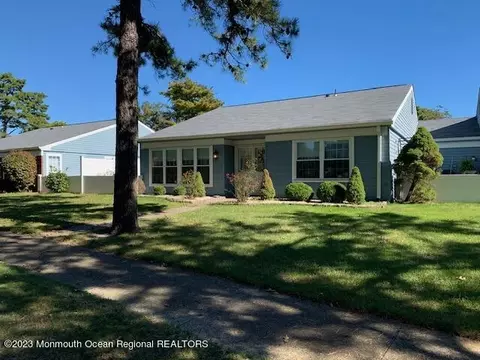 526 Sheffield Dr # B, Manchester, NJ 08759