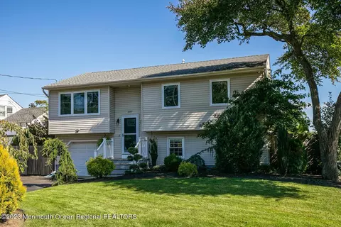 207 Riviera Dr, Brick, NJ 08724