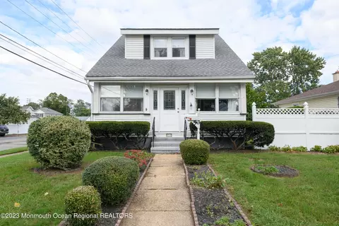 53 Green Grove Ave, Keyport, NJ 07735