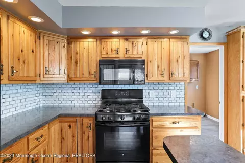 372 W Commodore Blvd, Jackson, NJ 08527 photo 17