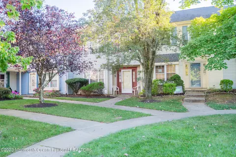 36 Balmoral Ct #5, Freehold, NJ 07728