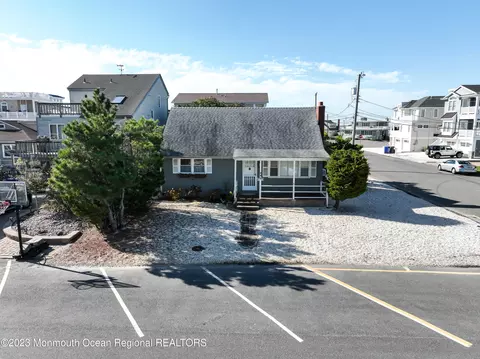 446 Amber St, Beach Haven, NJ 08008