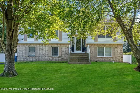 3 Mulberry Ct, Jackson, NJ 08527