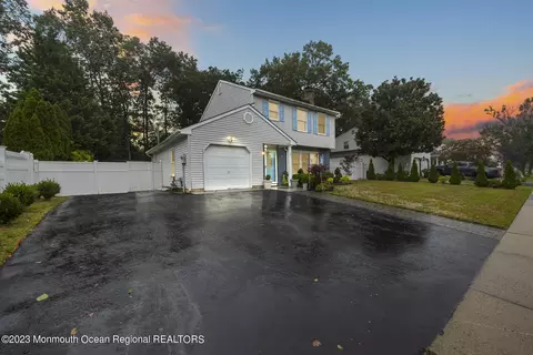 12 Constitution Dr, Howell, NJ 07731