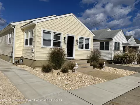 242 Carteret Ave, Seaside Heights, NJ 08751