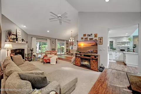897 Fort Plains Rd, Howell, NJ 07731