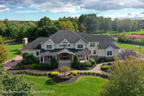 19 N Bretwood Dr, Colts Neck, NJ 07722