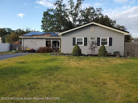 104 Westwood Dr, Toms River, NJ 08753