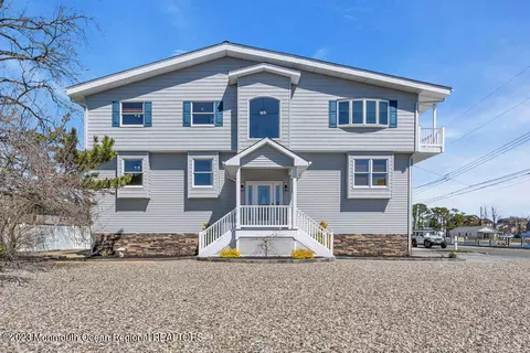 12 Joyce St, Toms River, NJ 08753