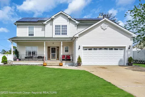212 Beechmont St, Toms River, NJ 08757