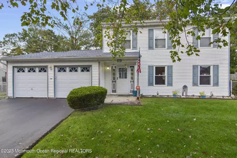 10 Kiwi Loop, Howell, NJ 07731