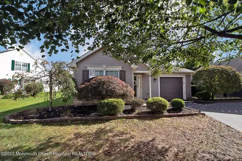2745 Dalton Ln, Toms River, NJ 08755