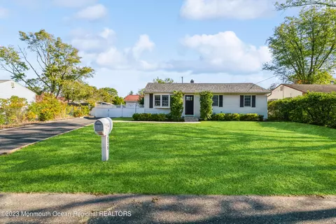 328 Bellanca Rd, Brick, NJ 08723