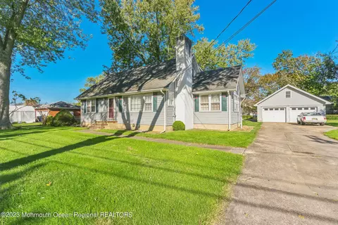 69 Monroe Ave, Toms River, NJ 08753