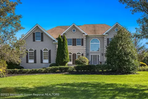 30 Pegasus Dr, Tinton Falls, NJ 07724