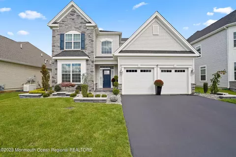 65 Metro Dr, Monroe, NJ 08831