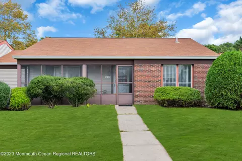 781 Liverpool Cir # b, Manchester, NJ 08759