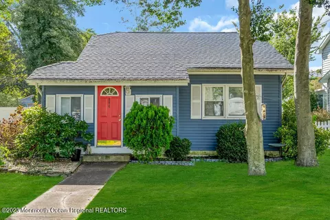506 Bay Blvd, Bayville, NJ 08721
